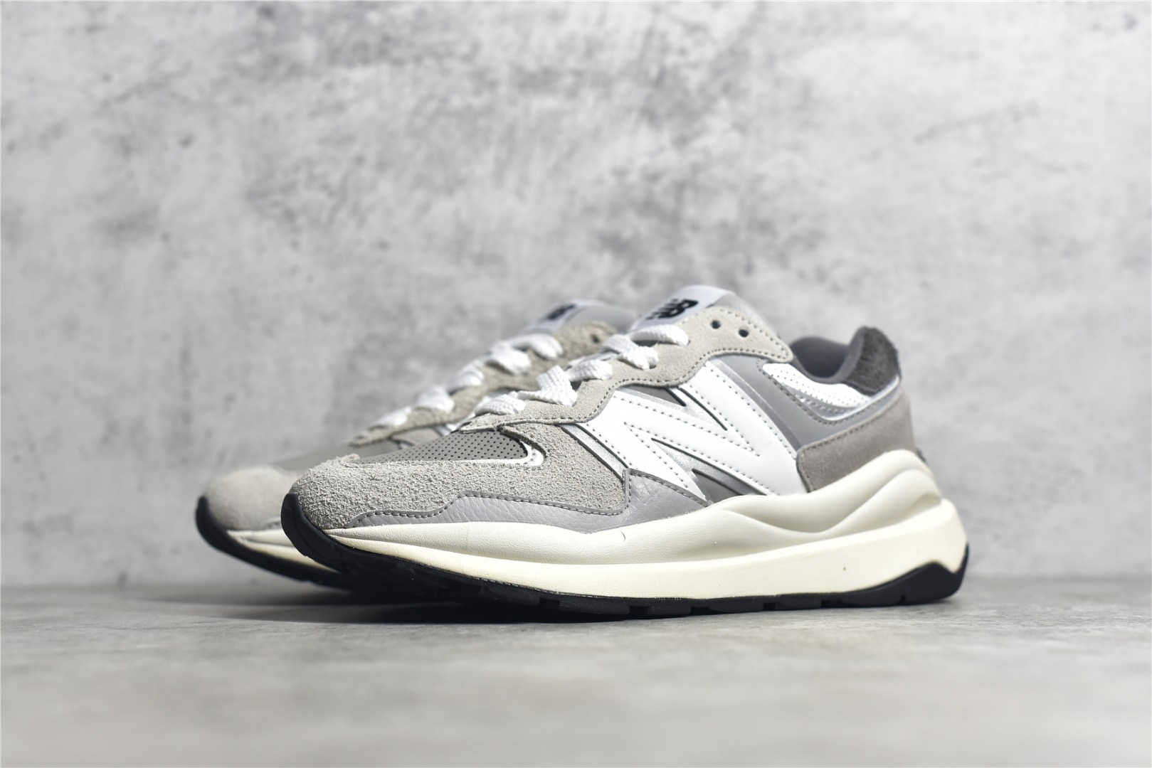 NEW BALANCE 5740 GREY DAY M5740TA