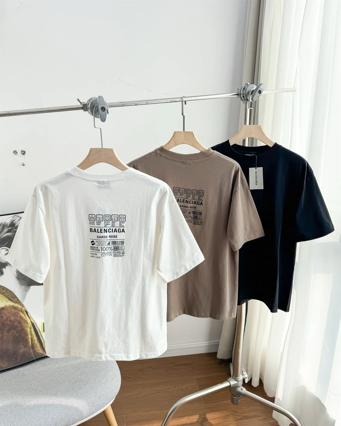 Balenciaga T-shirt White/Beige/Black T-Shirts