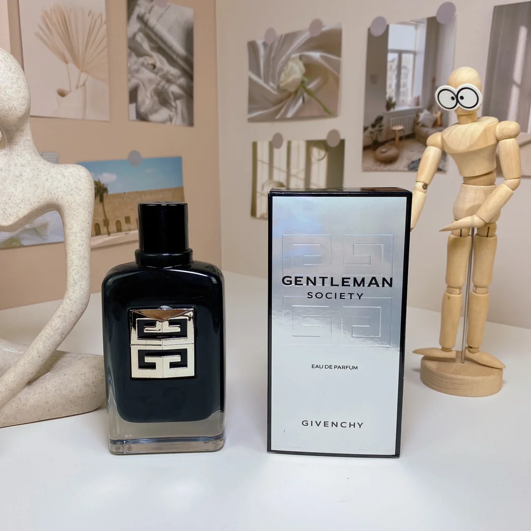 Givenchy Gentleman Society Eau de Parfum