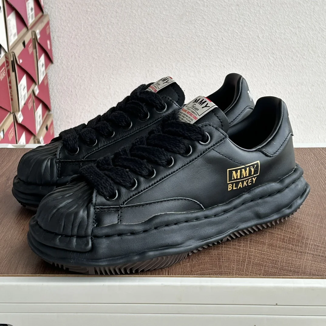 Maison Mihara Yasuhiro Original STC Leather Low-Cut Sneakers (Black)