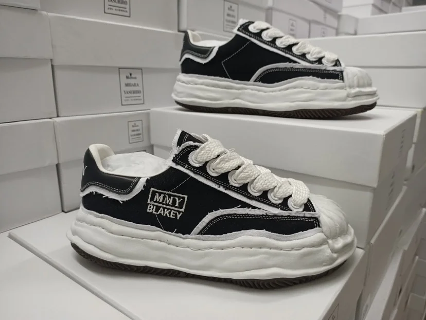 MIHARA YASUHIRO Blakey OG Sole Black&White Canvas Low-Top Sneakers
