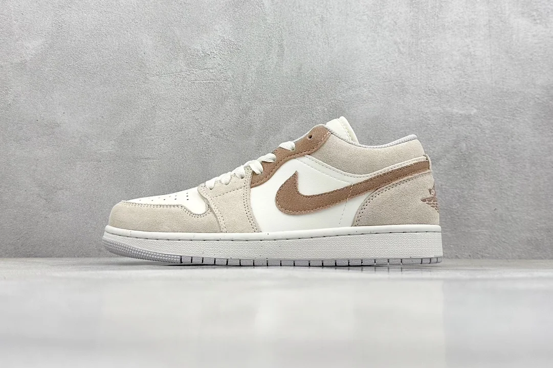 Air Jordan 1 Low (Color HF1567-200)