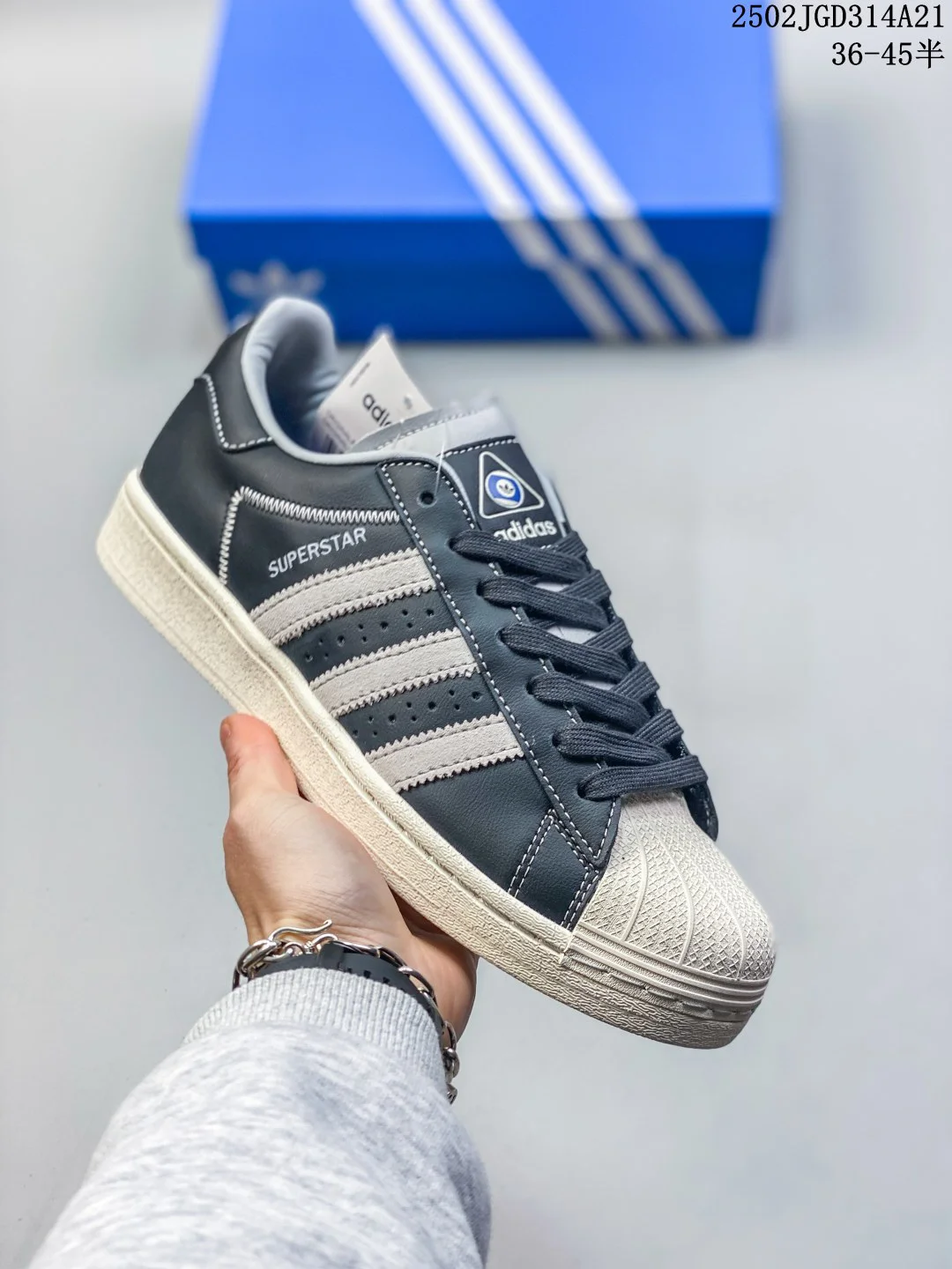 Adidas Originals Superstar Classic White Shell-Toe Sneakers