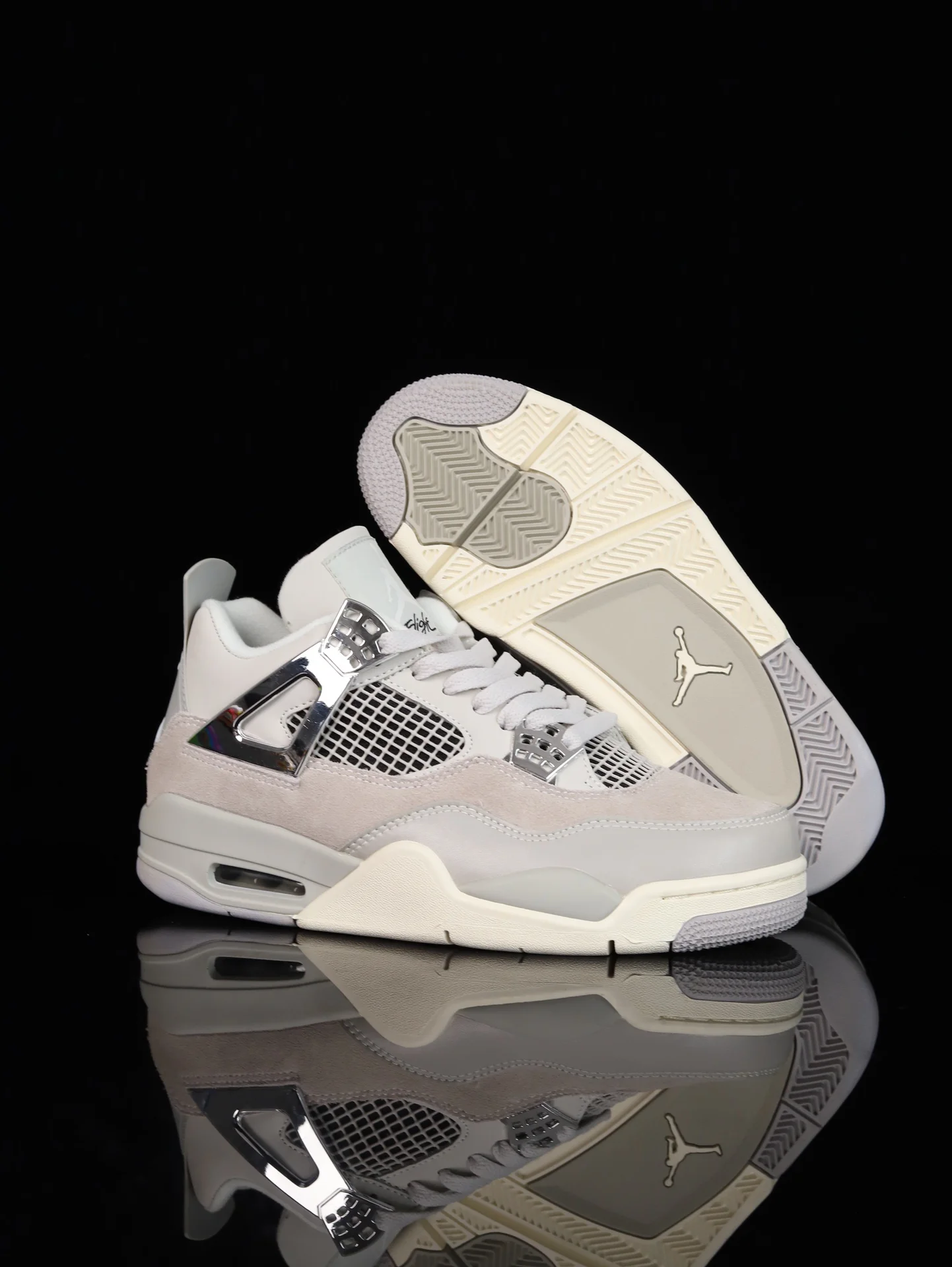 Air Jordan 4 "Frozen Moments" Sneakers Grey