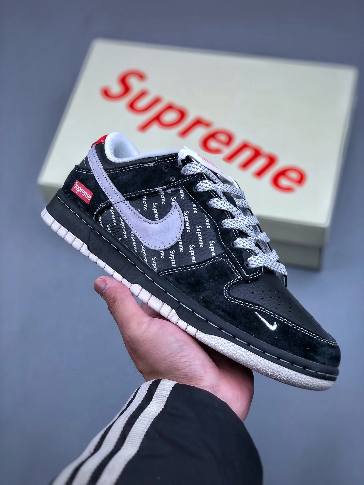 Nike SB Dunk Low x Supreme Black-Gray Hook High-End Shoes