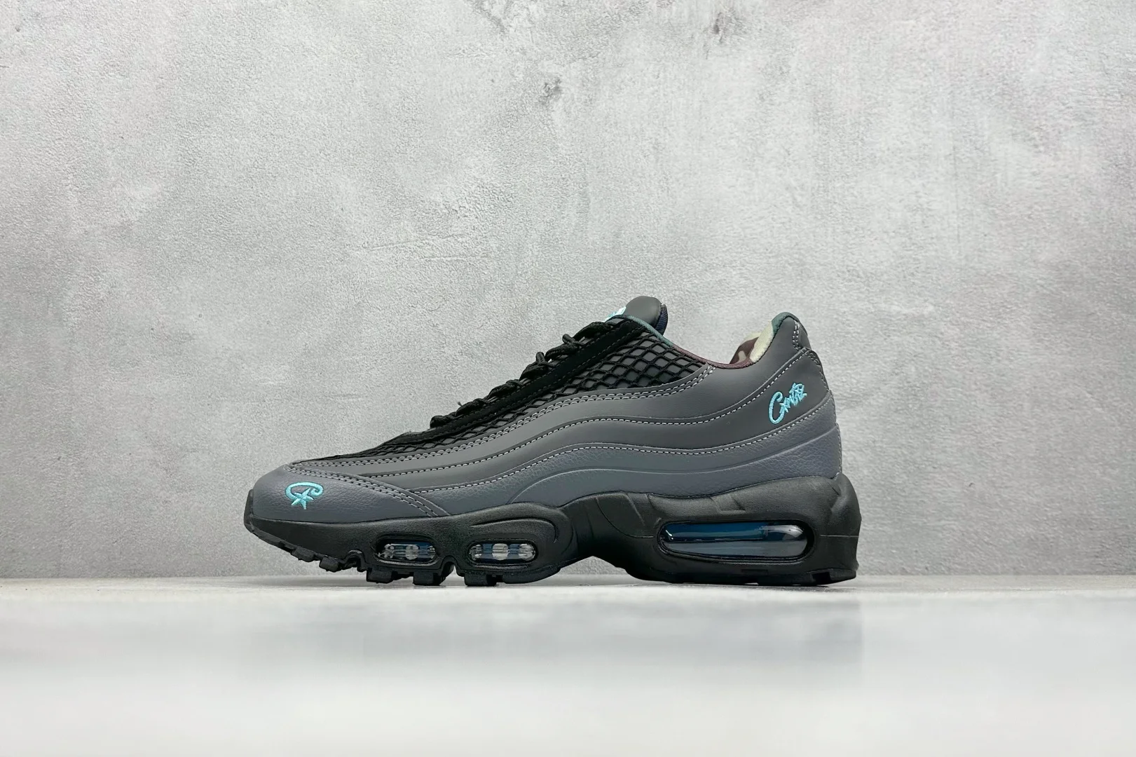 Nike Air Max 95 Black Retro Cushioning Shoes