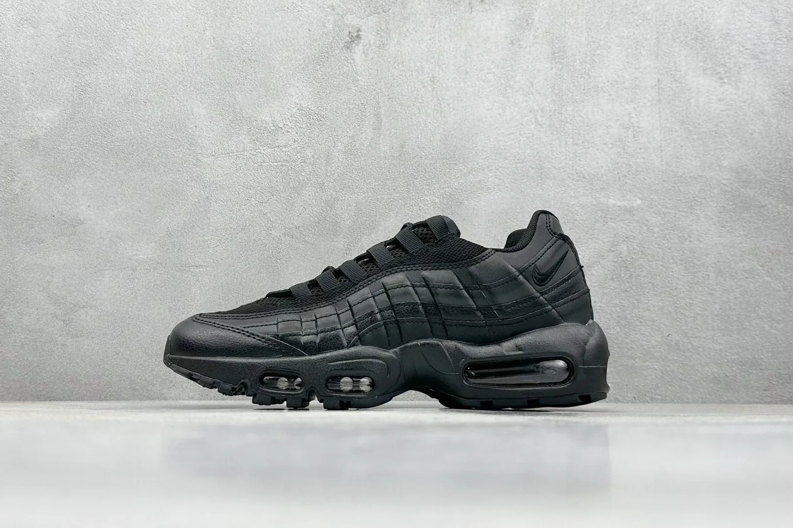 Nike Air Max 95 Black Retro Cushioning Shoes