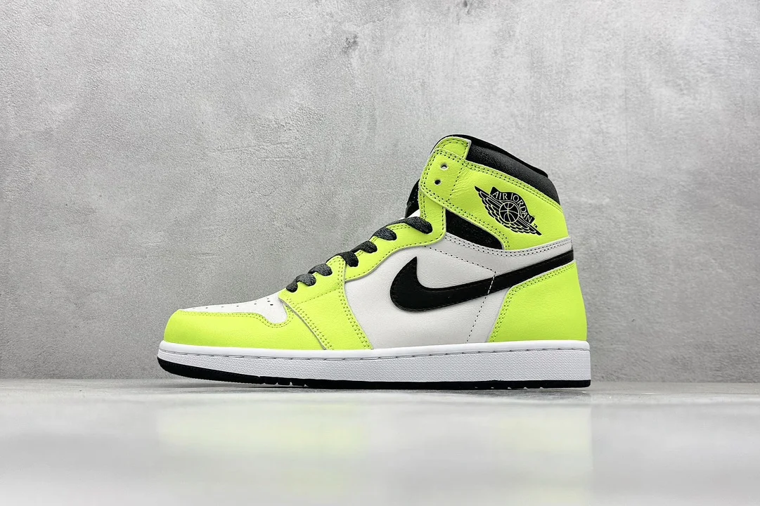 Air Jordan 1 Retro High Yellow Basketball Shoes