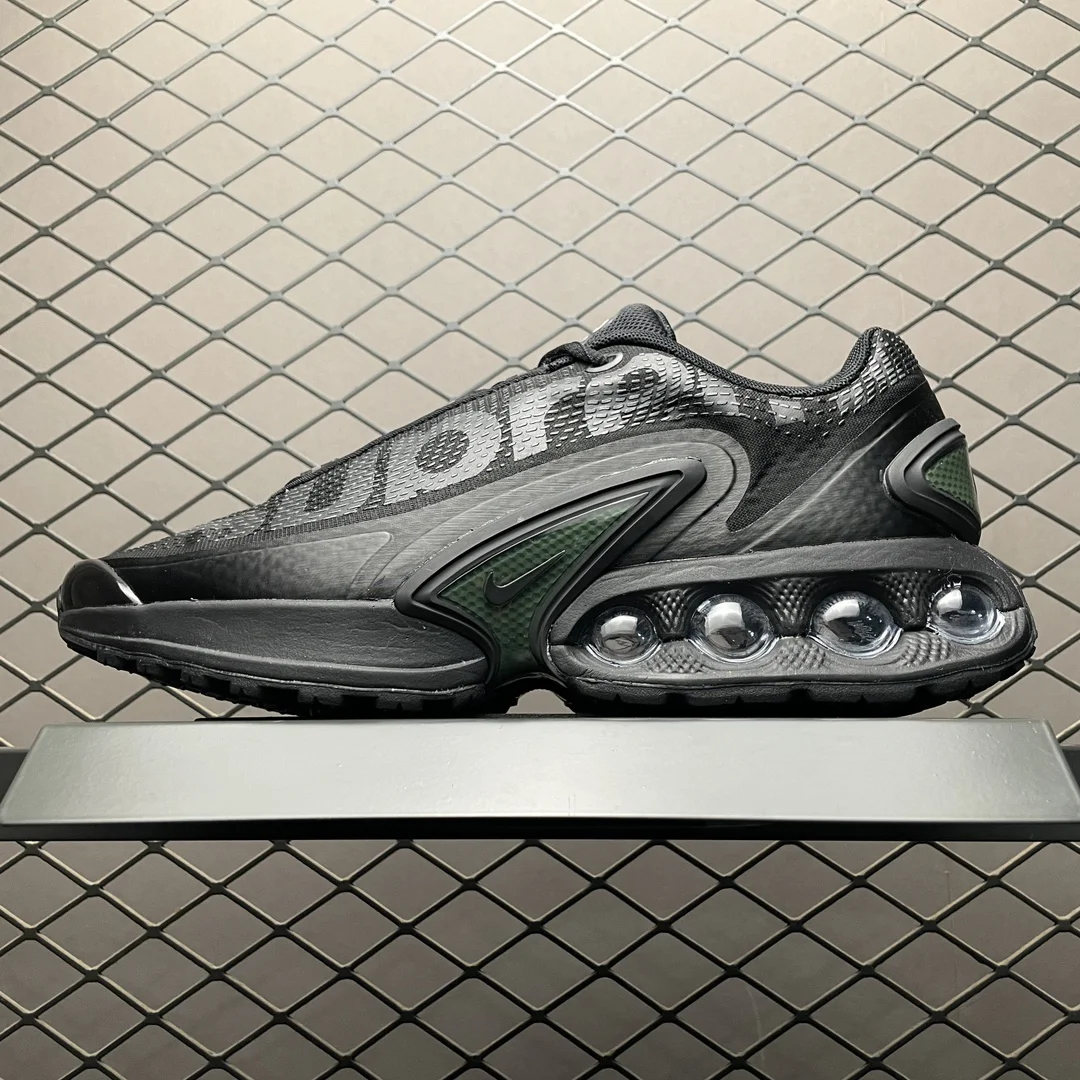 Nike Air Max Dn x Supreme Air-Cushion Running Shoes