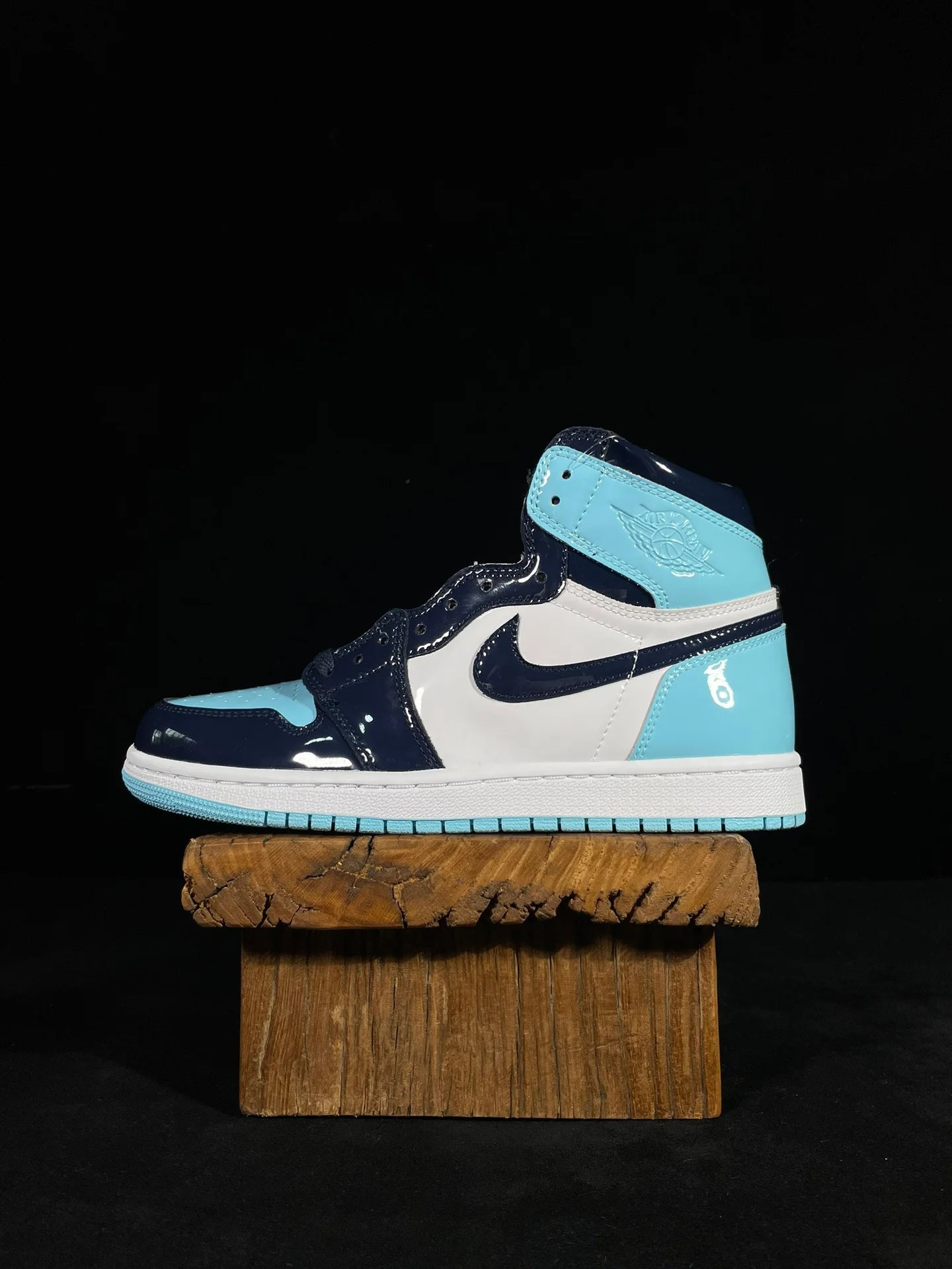 Air Jordan 1 High-Top Mirror Patent Blue Shoes