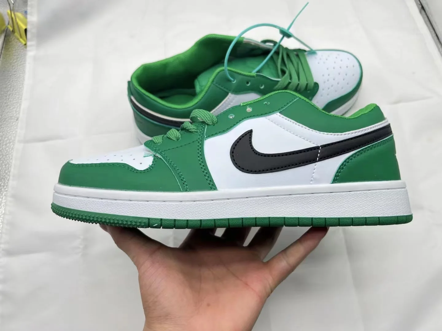 Air Jordan 1 Low White & Green Casual Shoes