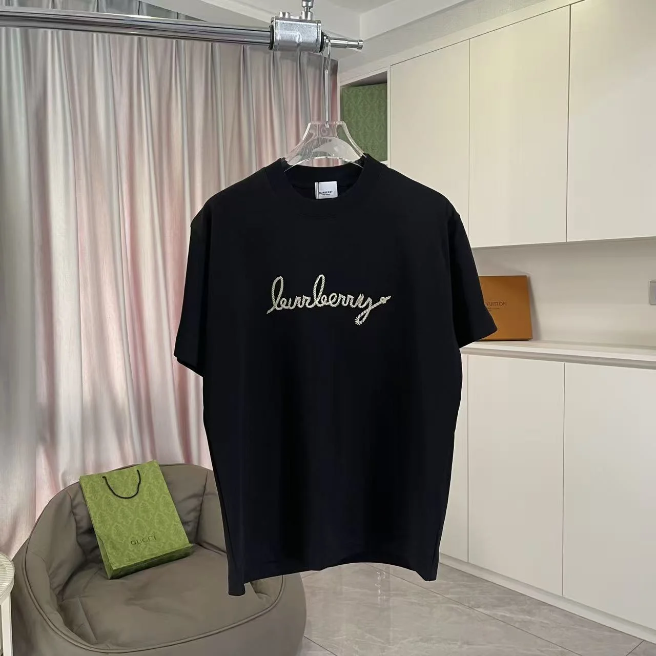 Burberry 2025 Fall Black Logo Embroidered T-Shirt