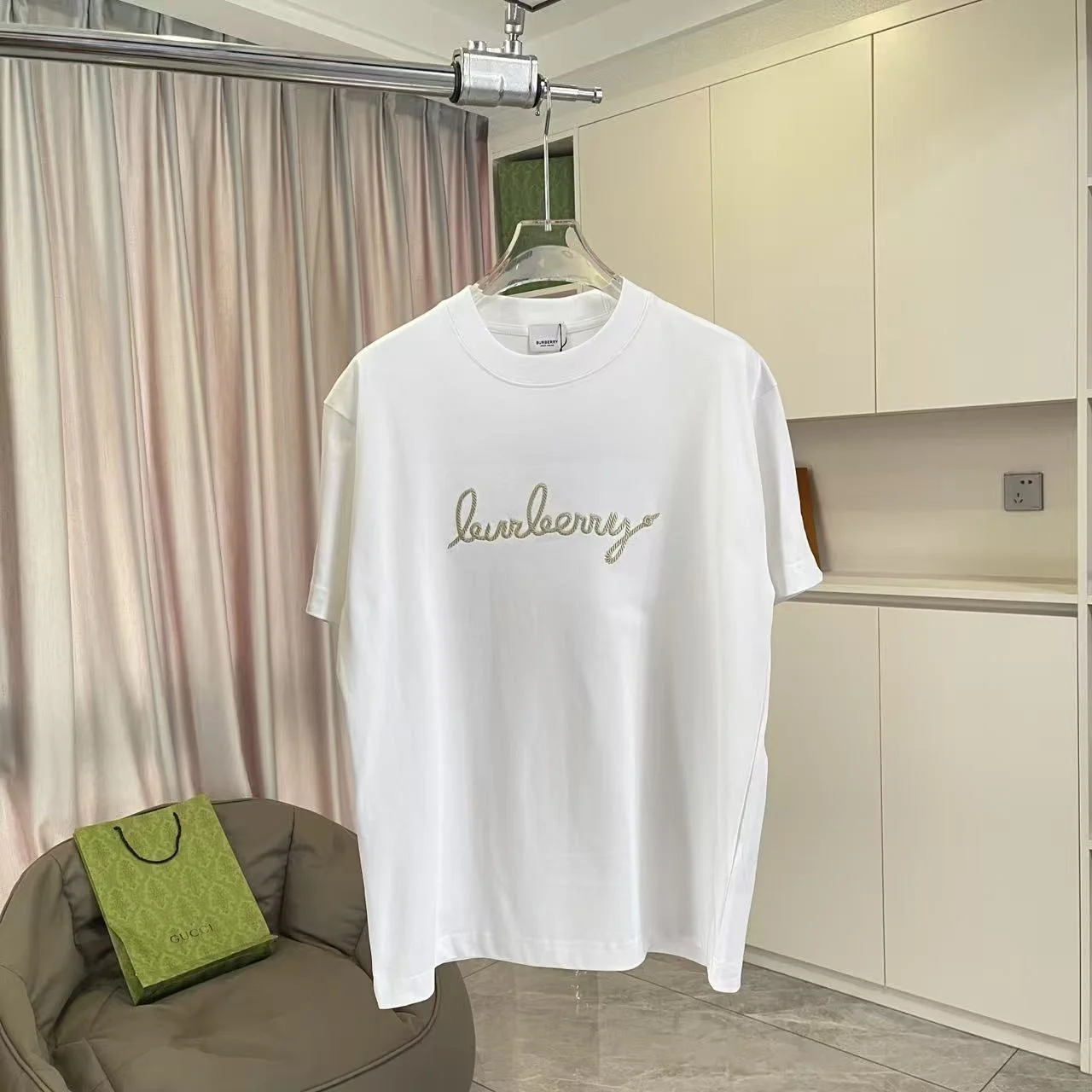 Burberry 2025 White Logo Embro 300g T-Shirt Unisex