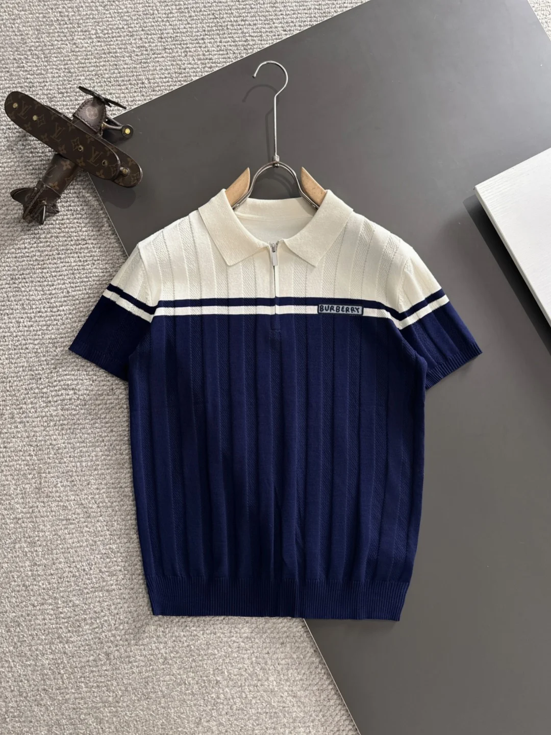 Burberry 2025AW White-Navy Color-Block Knit Polo Shirt