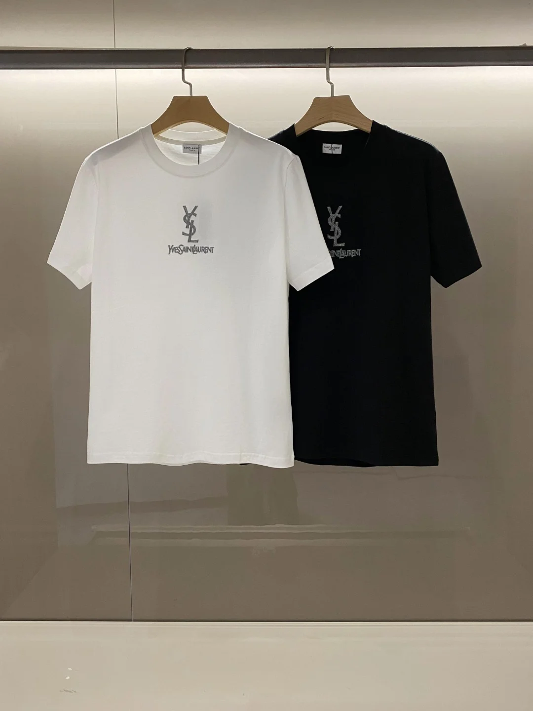 Saint Laurent Embroidered Logo SS OS T-Shirts (Black/White, Org. Cotton)