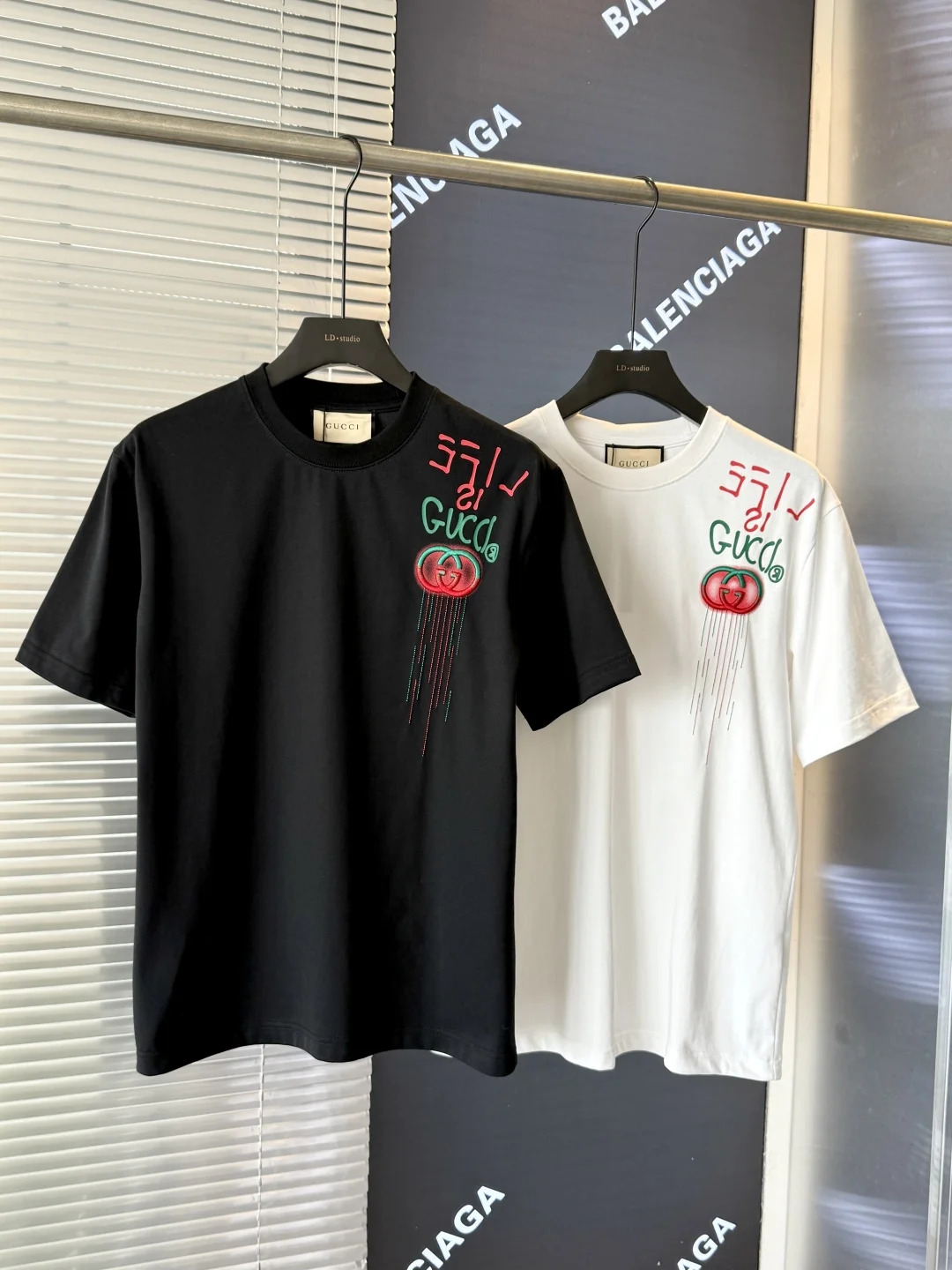 Gucci 25SS Black/White Couple T-Shirt Red-Green Embro Logo