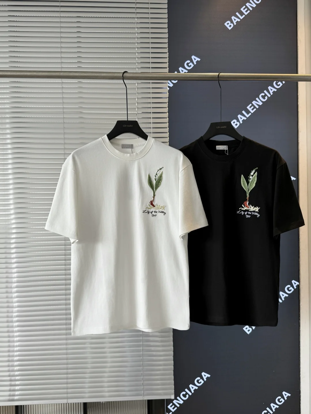 Dior Lily Embroidery Crewneck T-Shirt (White/Black)