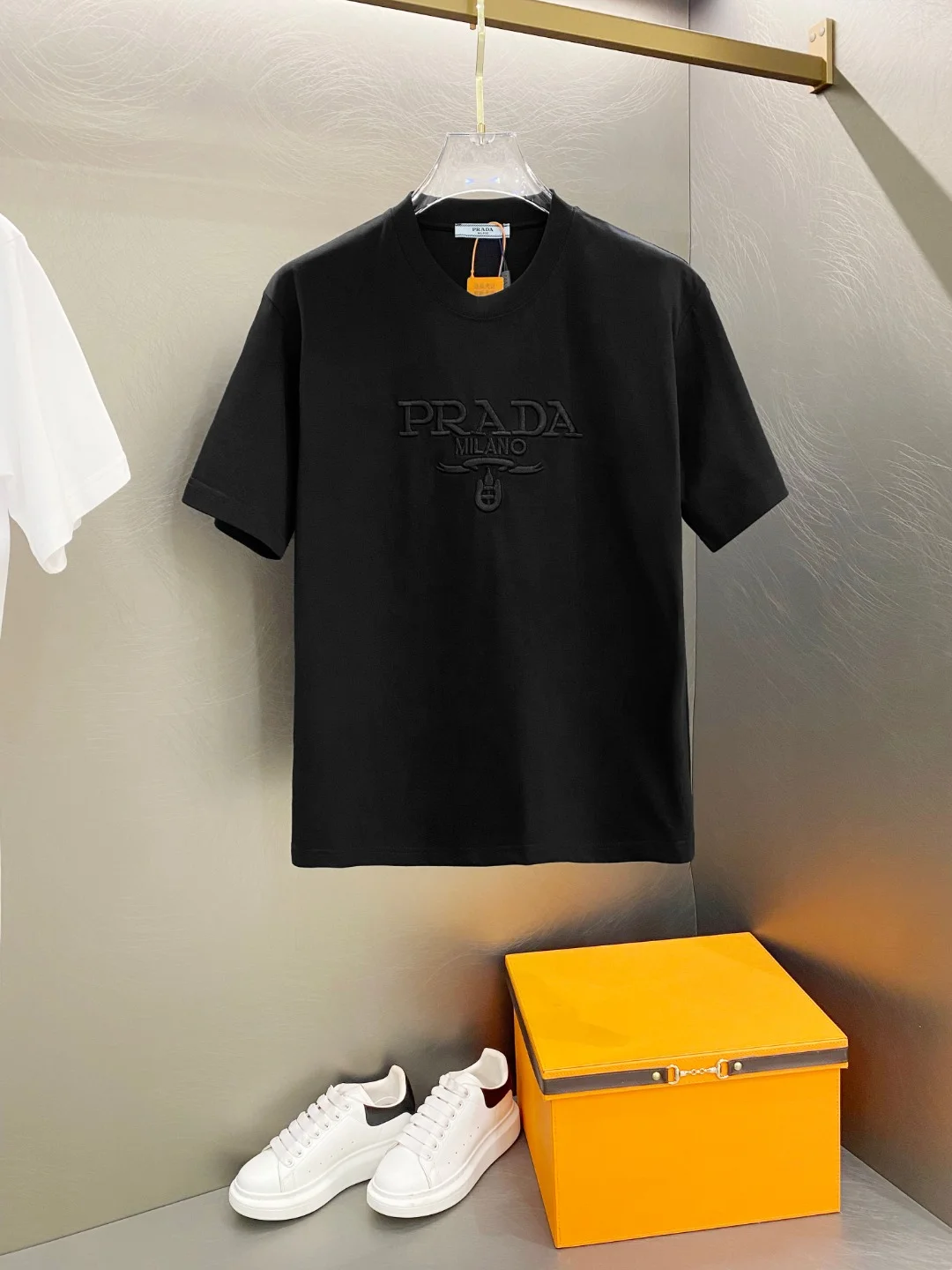 Prada Black Loose Cotton T-Shirt WithLeather Embro Logo