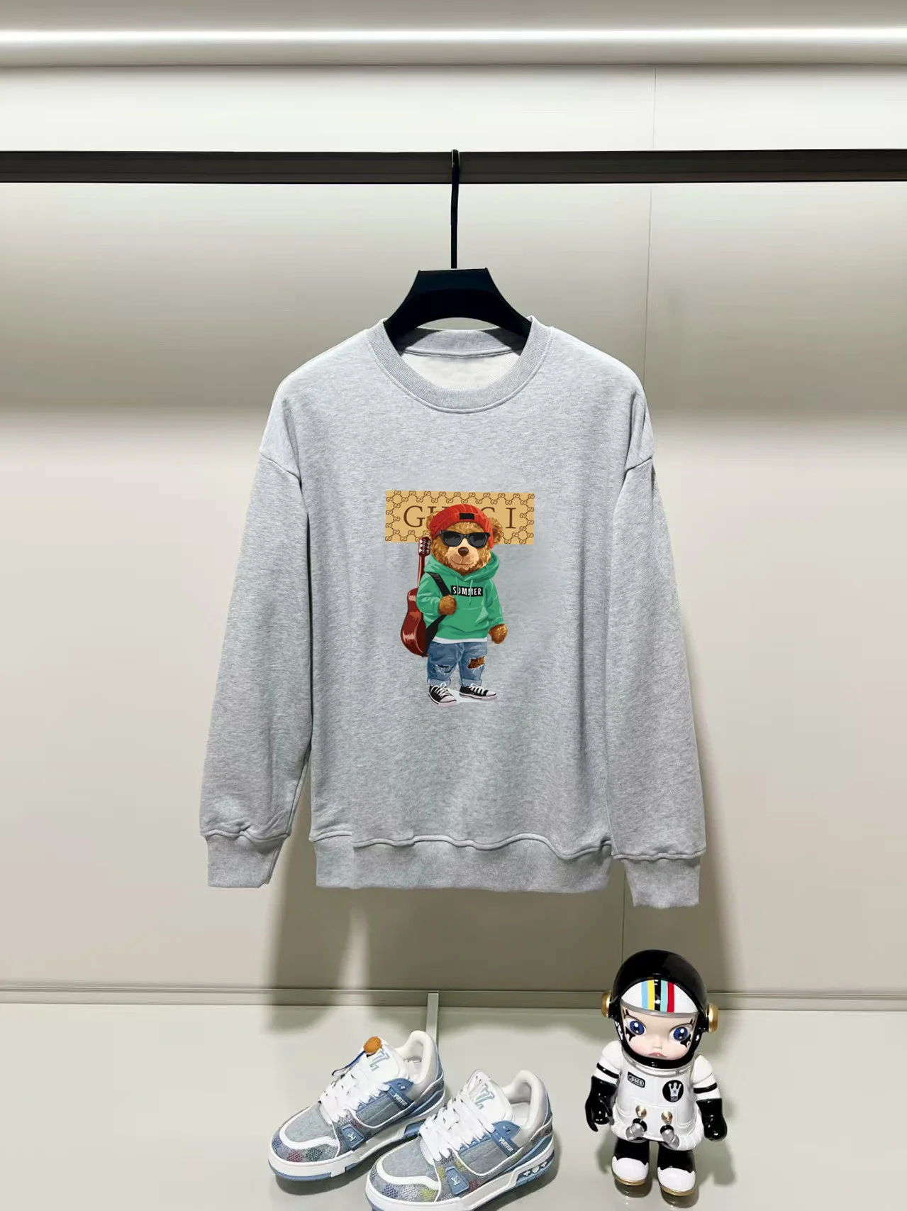 Gucci 2025AW Gray Crew-Neck Sweatshirt with Bear Print
