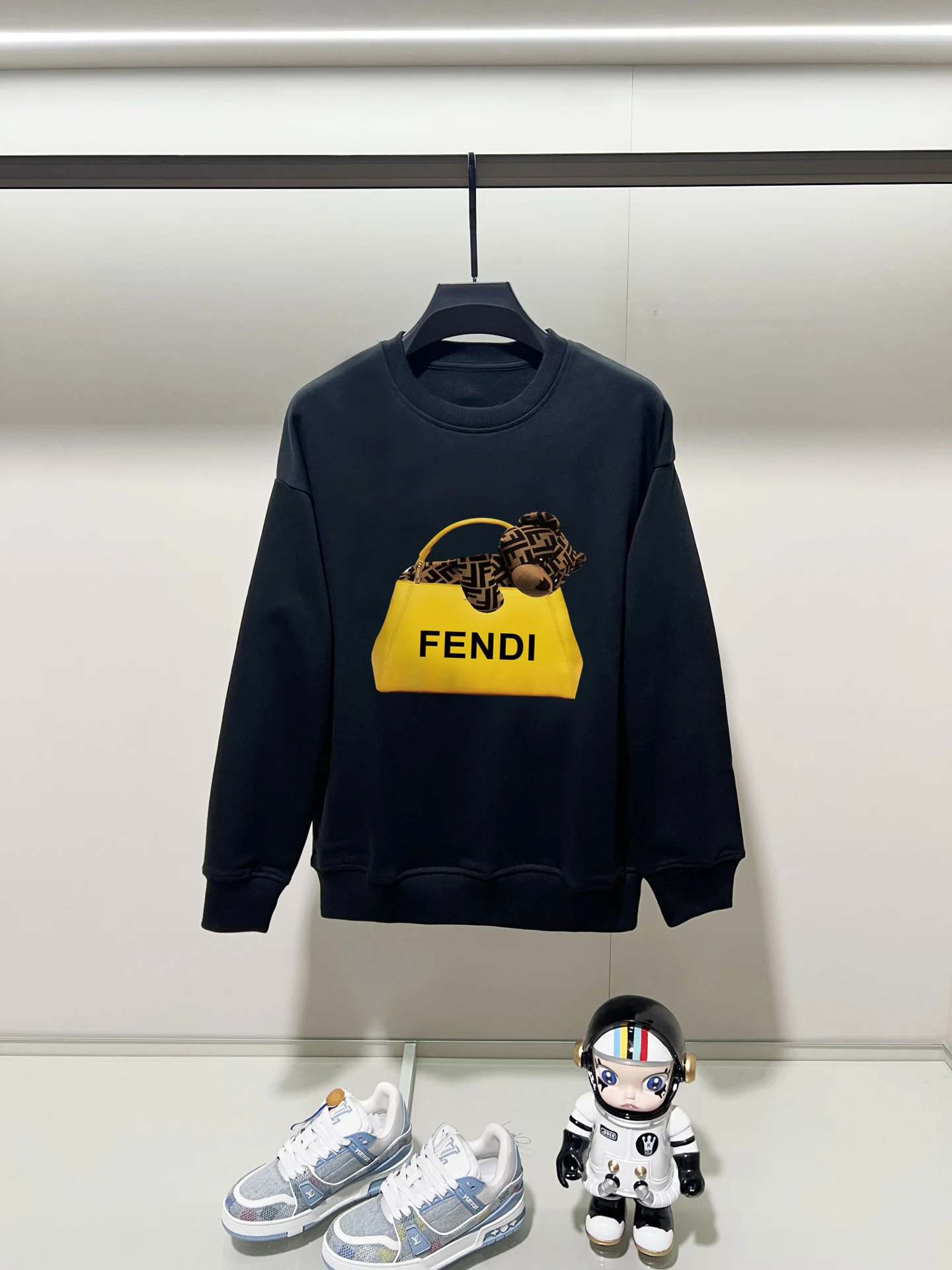 Fendi 2025AW Black Crew Neck Sweatshirt with Fendi Bag Print