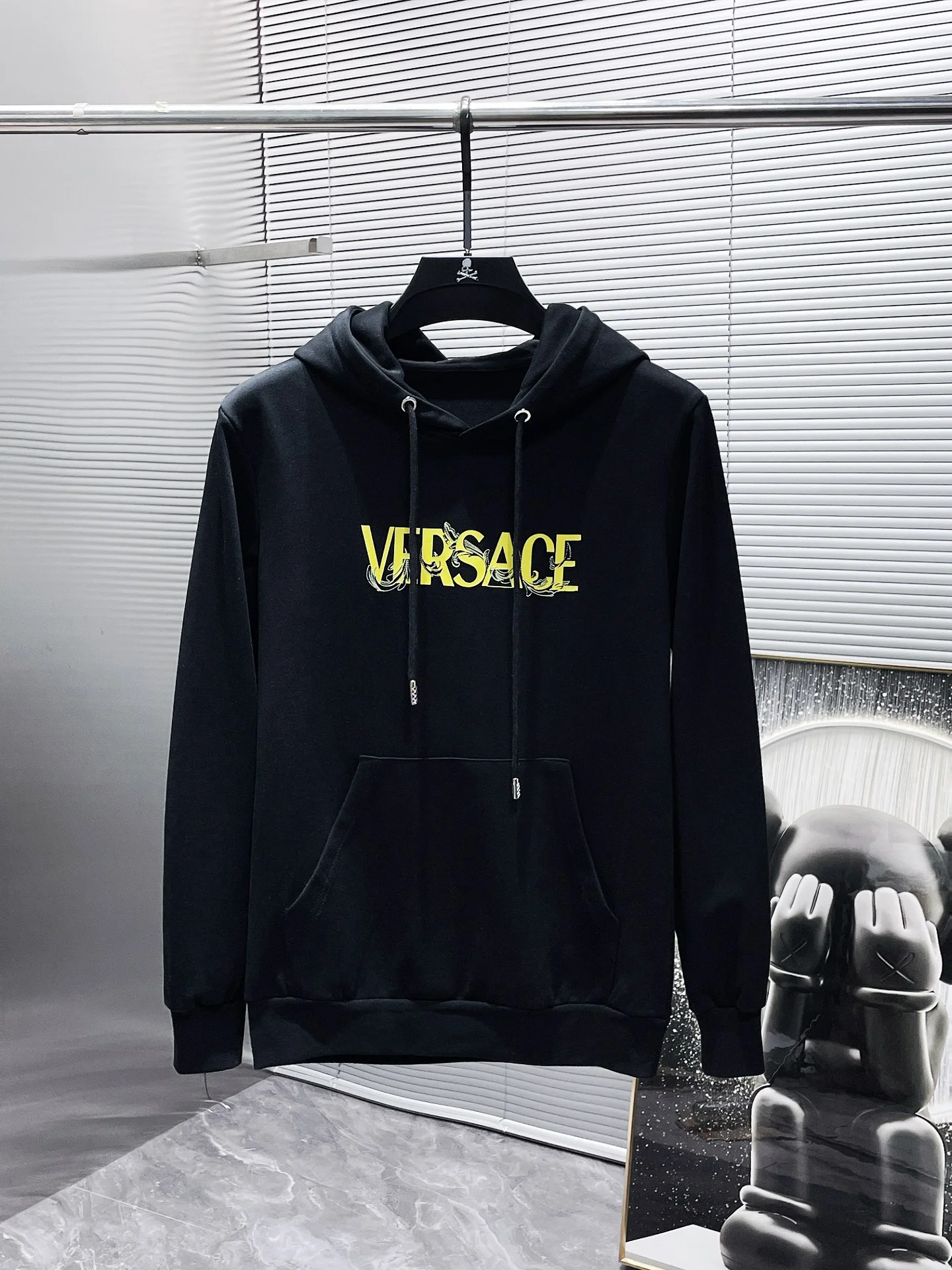 Versace 2025SS Early Autumn Black Hooded Long-Sleeve Sweatshirt