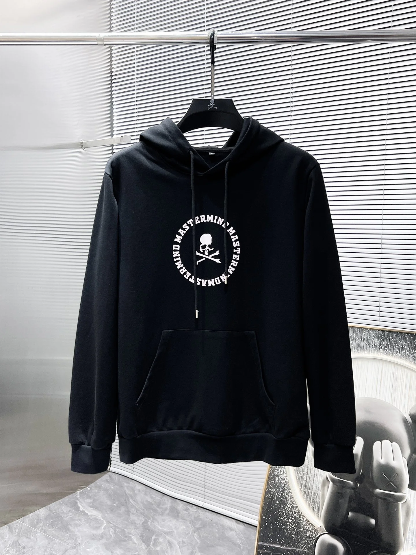 Mmj 2025SS Black Long-Sleeve Hooded Sweatshirt with Skull & Crossbones Logo