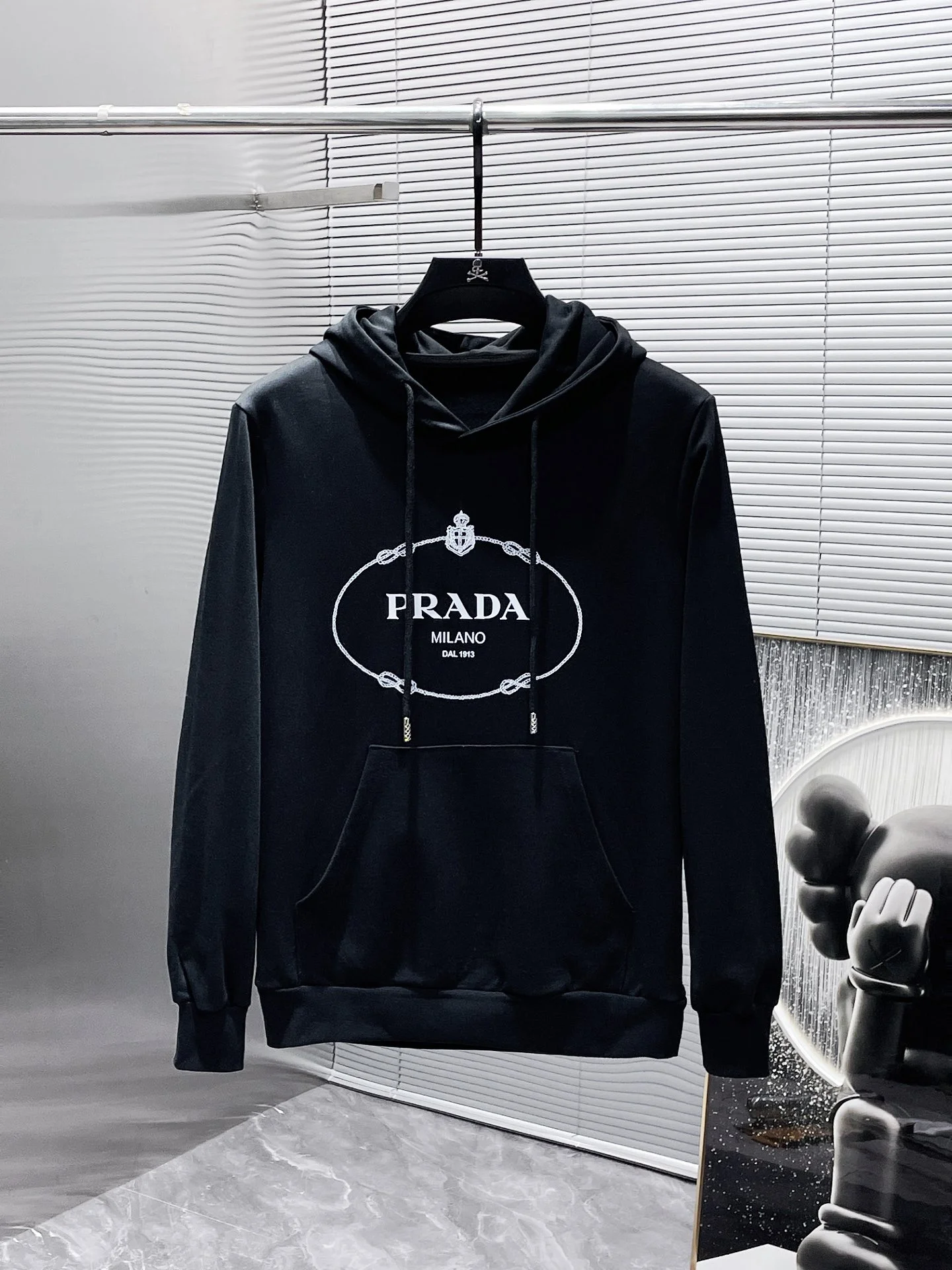 Prada 2025SS Early Autumn Black Hooded Long-Sleeve Sweatshirt