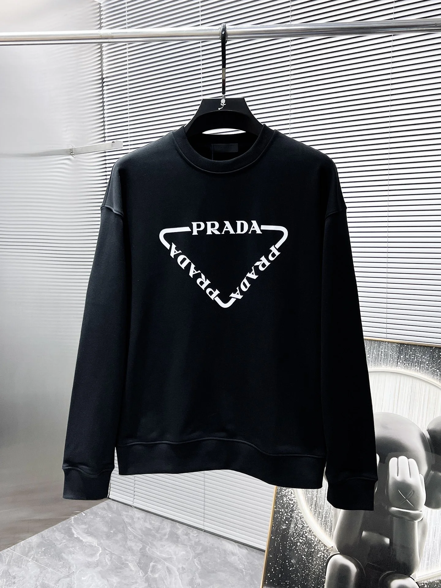Prada 2025SS Black Long-Sleeve Crew-Neck Sweatshirt