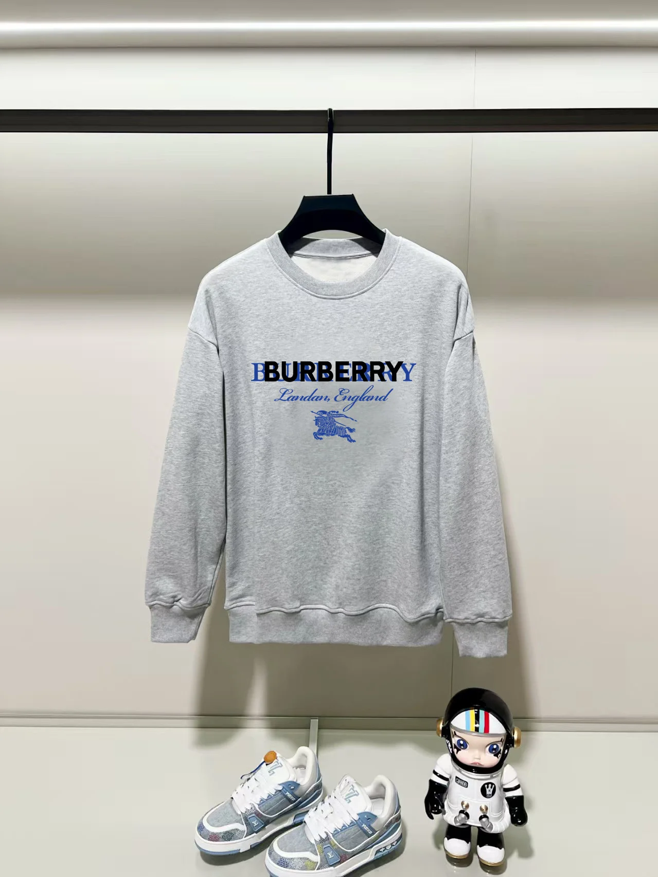 Burberry 2025AW Gray Crew-Neck Sweatshirt with Chest Precision Print