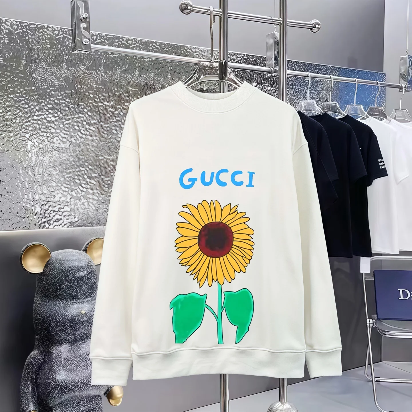 Gucci White/Black Crew Neck Sweatshirt with Sunflower & Logo Print