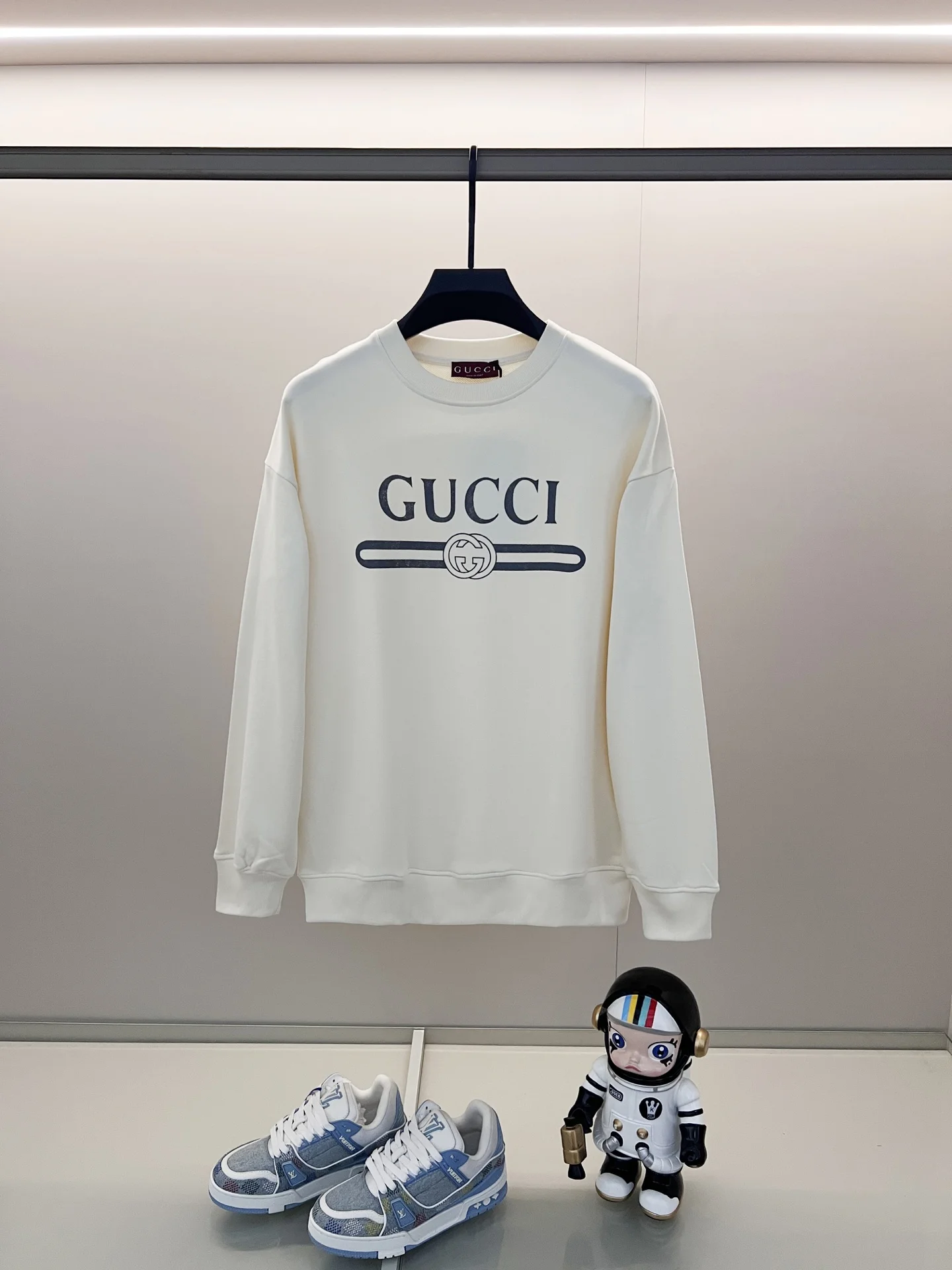 Gucci Apricot Crew Neck Sweatshirt with Belt Letter Logo Print