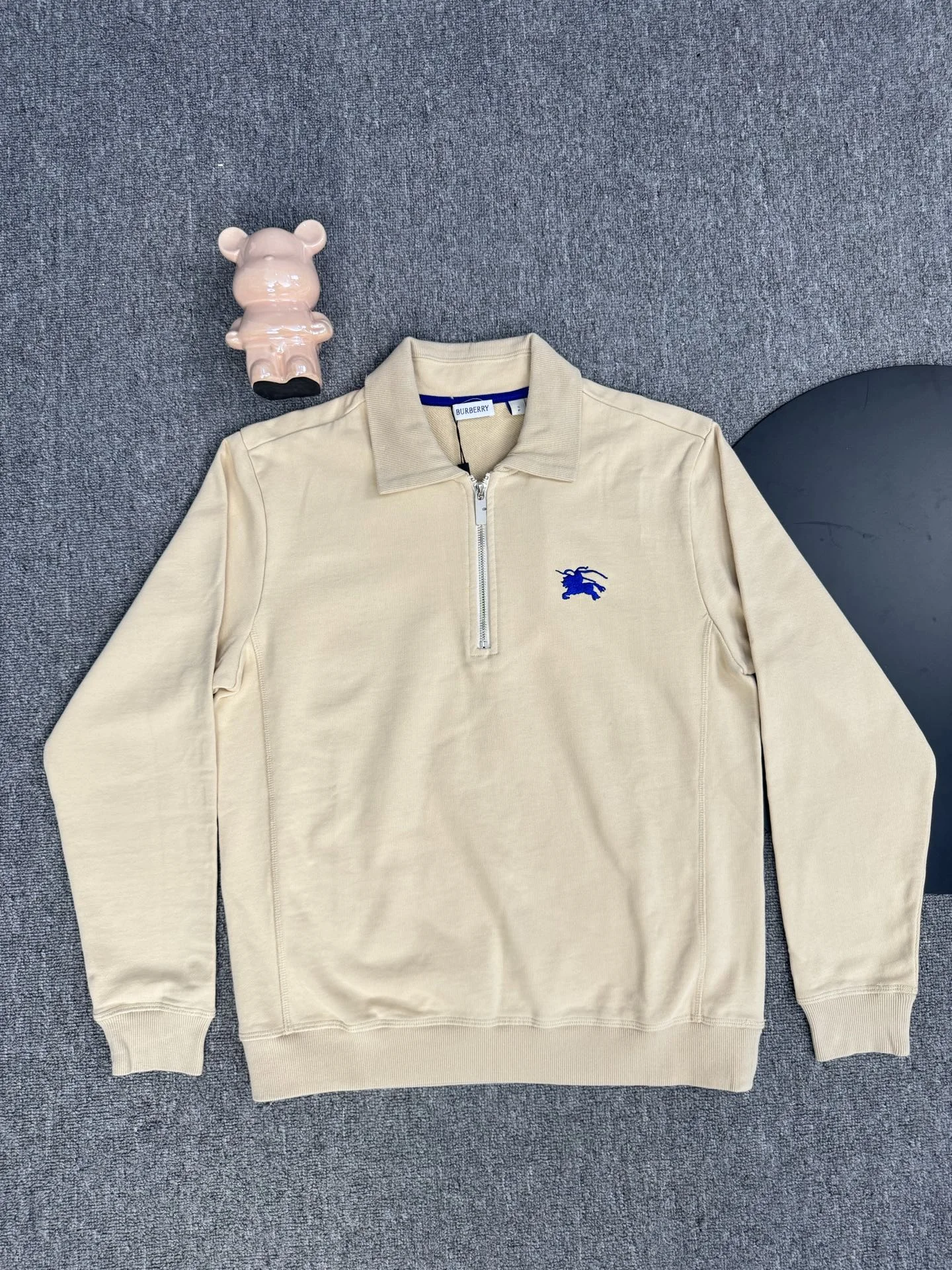 Burberry 2025AW Beige Half-Zip Sweatshirt with Knight Embroidery
