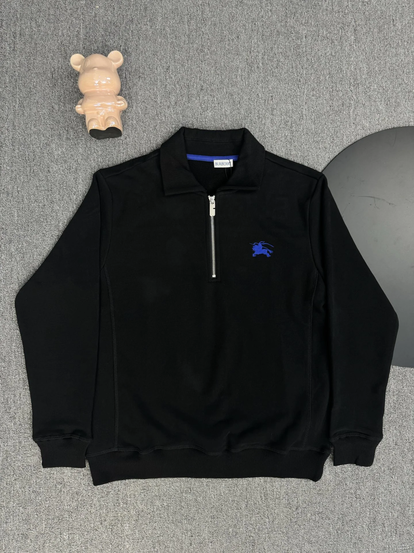 Burberry 2025AW Black Half-Zip Sweatshirt with Knight Embroidery