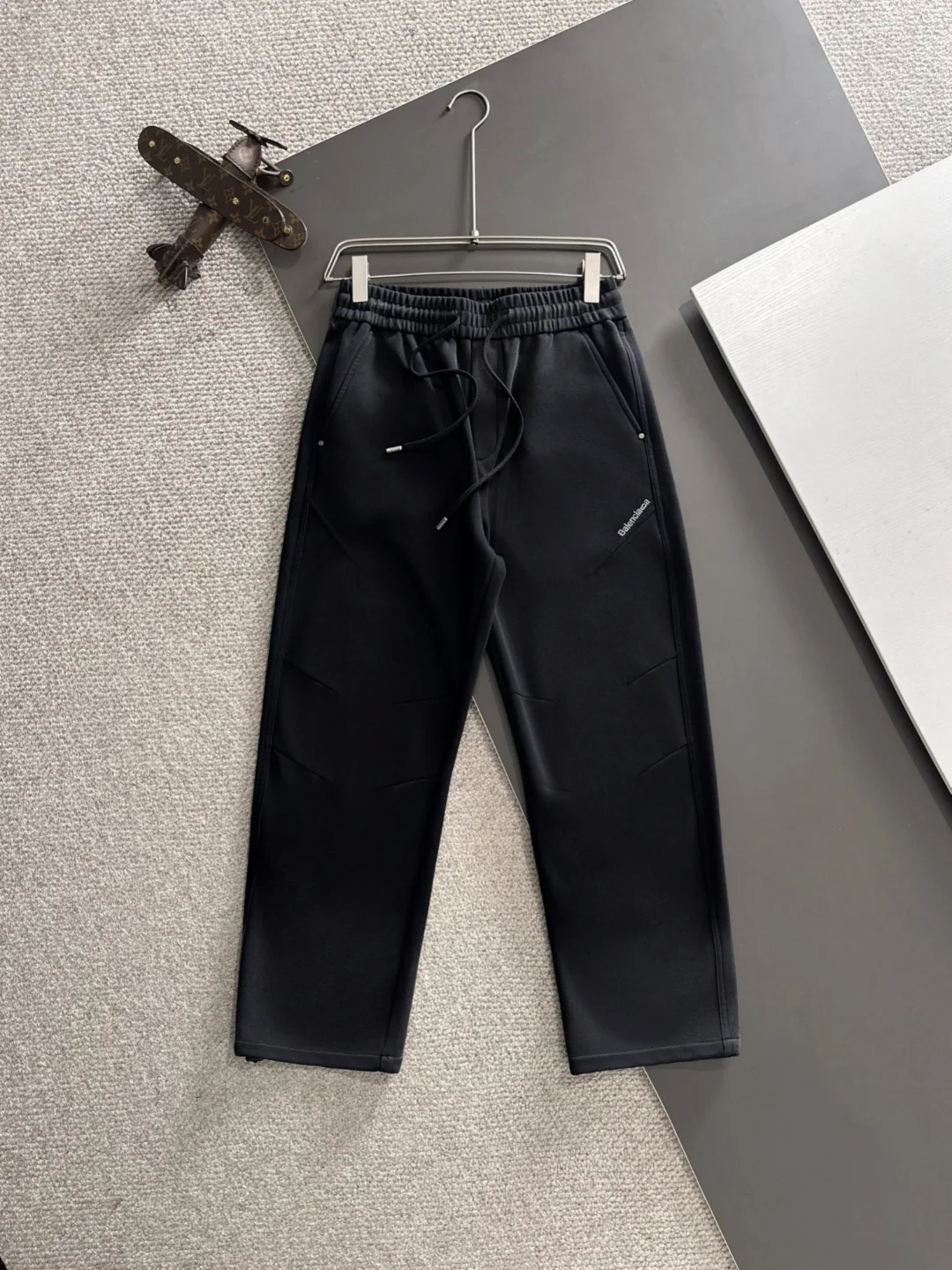 Balenciaga 2025 Autumn New Black Elastic-Waist Pants & Breathable Comfort