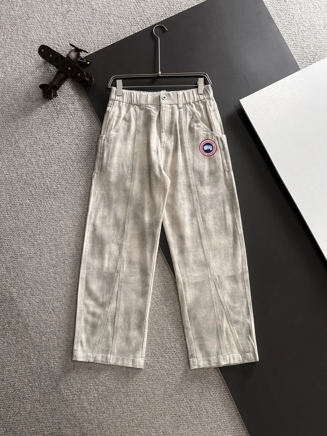 Canada Goose 2025 Autumn New Beige Elastic-Waist Pants with Casual Cut & Fit