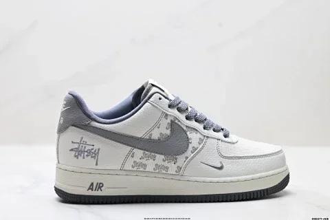NIKE AIR FORCE 1'07