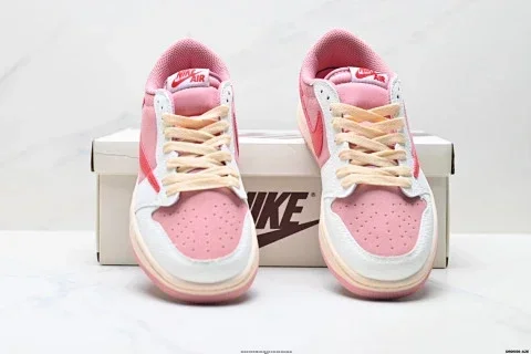 Nike AJ1 Reverse Mocha Travis Scott Collaboration Sneaker