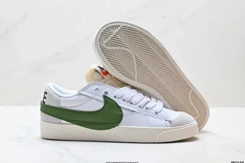 Nike Blazer Low'77 Jumbo Sneakers