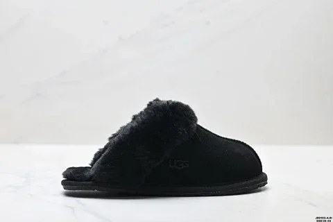 UGG DISQUETTE Snow Boots
