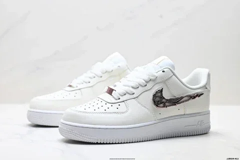 Nike AIR FORCE 1'07 Low-Top Sneakers