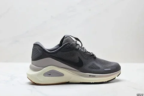 Nike Air Zoom Structure 26 Running Shoes