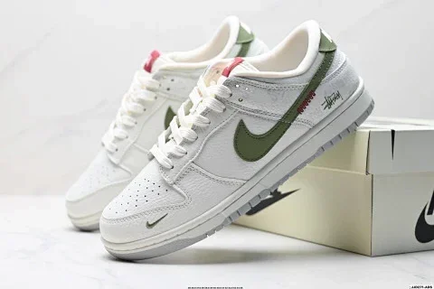 Nike Dunk Low Retro DIY High-end Custom Sneaker