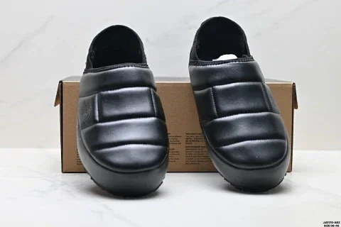 THE NORTH FACE Thermoball Traction Outdoor Functional Shoes