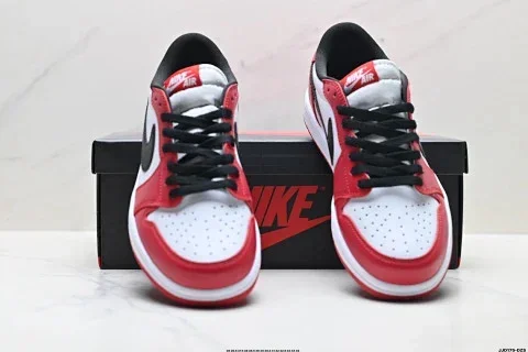 Nike Air Jordan 1 Retro Low OG Sneakers