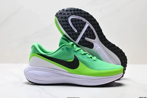 Nike REVOLUTION 8 Running Shoes