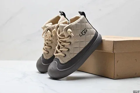 UGG Kids Diamond Grid Boots