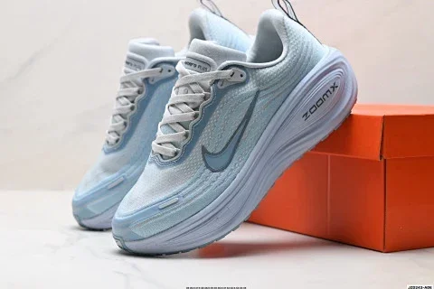 Nike VOMERO PLUS Running Shoes