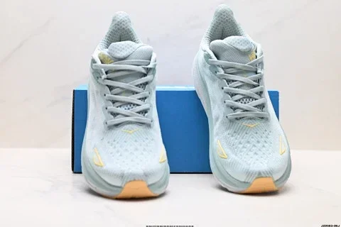 HOKA M CLIFTON9 Lightweight Outdoor Trail Runner