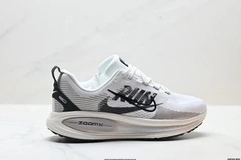 Nike VOMERO 18 Running Shoes