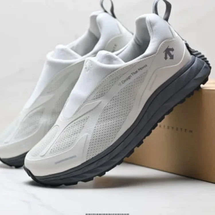 DESCENTE TERRAIND Anti-slip Hiking Shoes